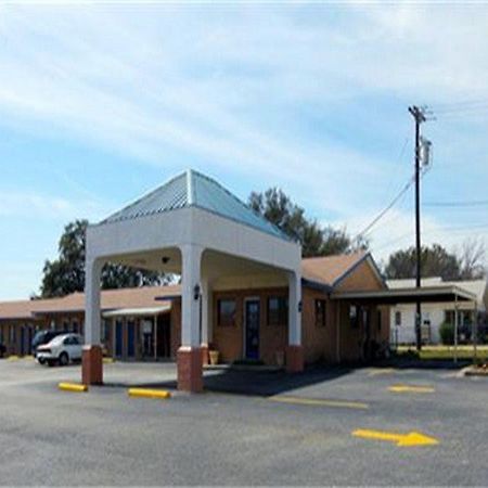 Americas Best Value Inn Comanche Exterior photo