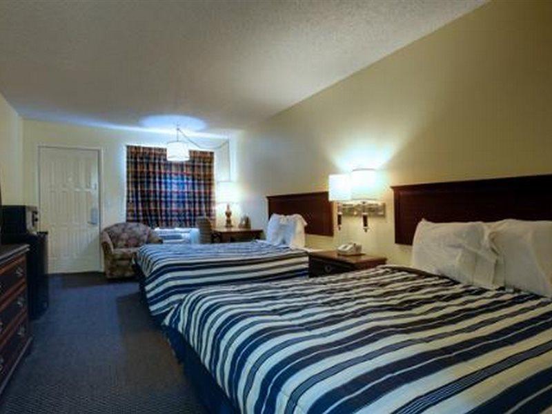 Americas Best Value Inn Comanche Exterior photo