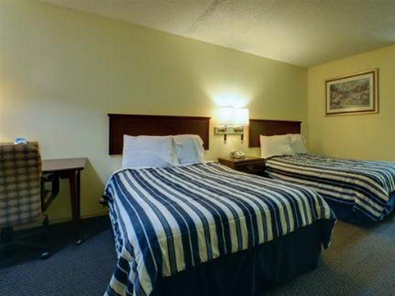 Americas Best Value Inn Comanche Exterior photo